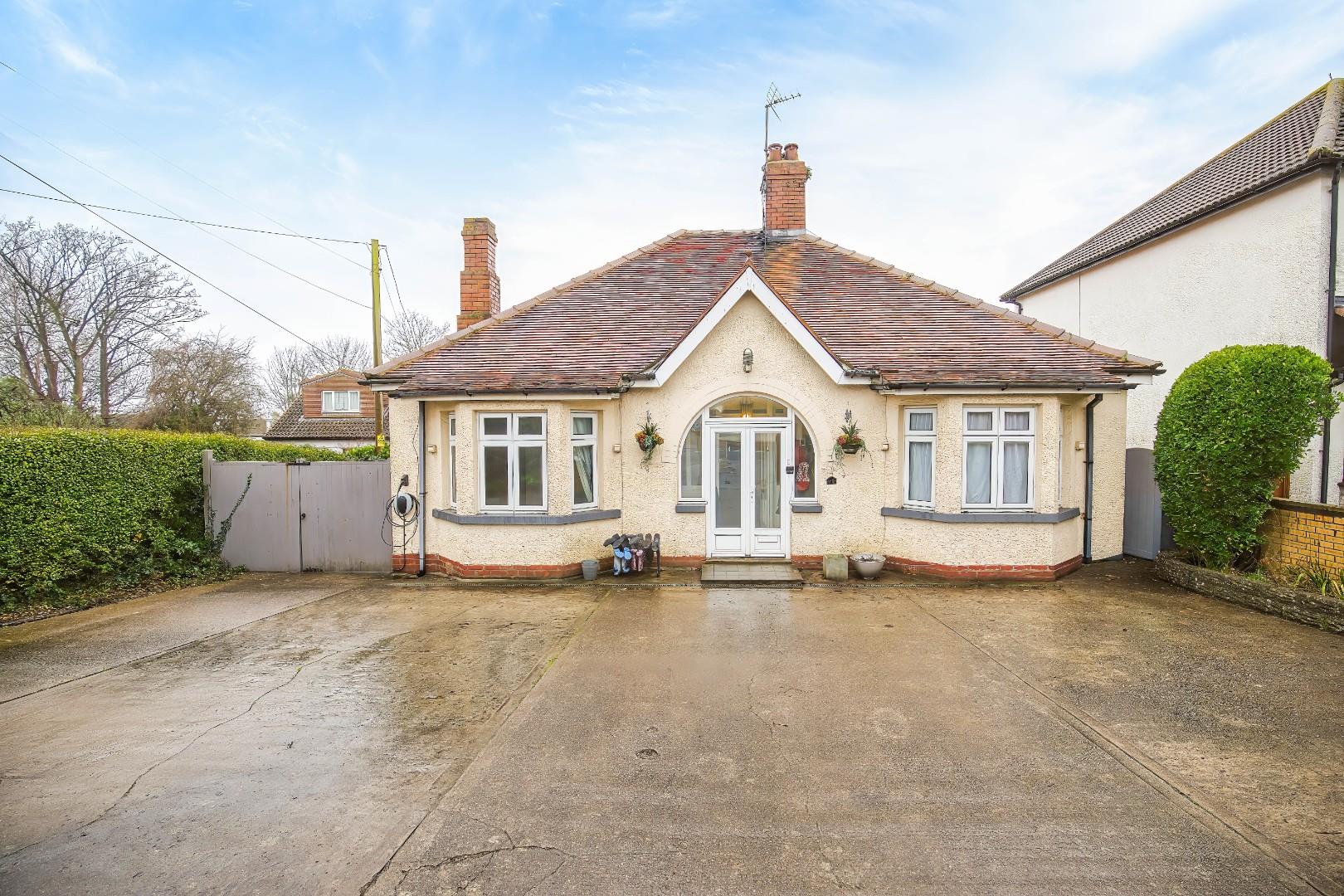 76 South Road, Sully, CF64 5SL